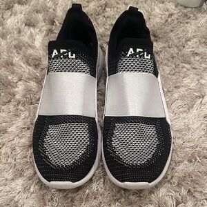 APL Monochrome Knit Slip-On Techloom Bliss